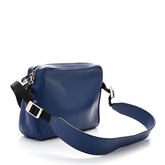 authentic LOUIS VUITTON Taiga Outdoor Messenger - Picture 2 of 13